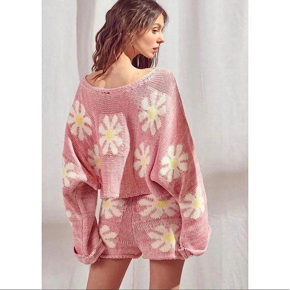 NWT! In Bloom Daisy Print Sweater - Picture 9 of 13